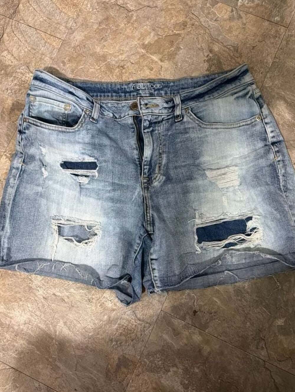 Maurices Women's Mid-Rise Distressed Cut-Off Denim Shorts Size 14